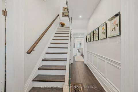 Photo 3 at 11 Catherine Avenue, Aurora Village, Aurora