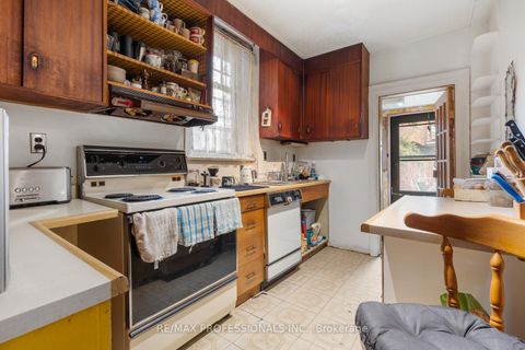 Photo 7 at 857 Windermere Avenue, Bloor West Village, Toronto