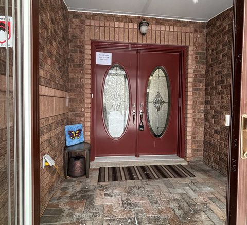 Photo 4 at 54 Cityview Circle, Holly, Barrie