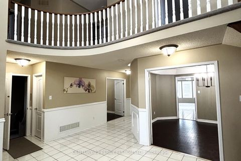 Photo 8 at 54 Cityview Circle, Holly, Barrie