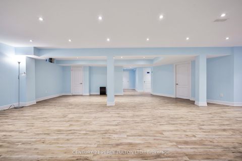 Photo 33 at 54 Cityview Circle, Holly, Barrie