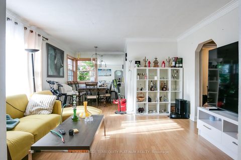 Photo 1 at 336 Hillcrest Avenue, Willowdale East, Toronto