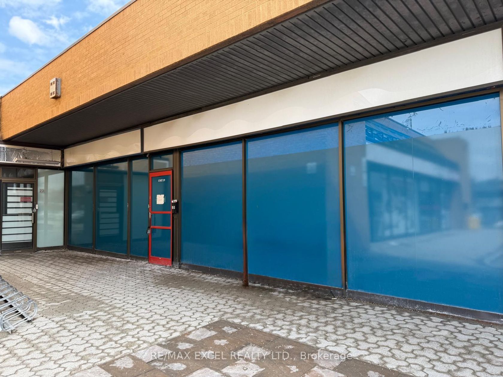 19 Glendinning Avenue, Steeles, Toronto photo number 2