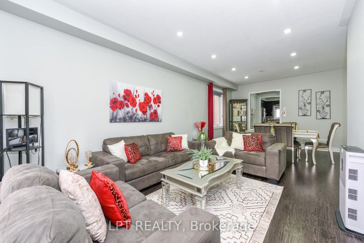 Photo 3 at 7 Chapparal Drive, Wellington, Brampton