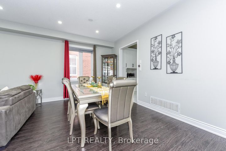 Photo 5 at 7 Chapparal Drive, Wellington, Brampton