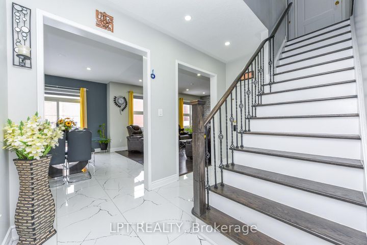 Photo 9 at 7 Chapparal Drive, Wellington, Brampton