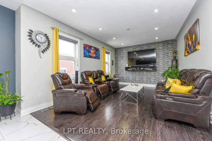 Photo 10 at 7 Chapparal Drive, Wellington, Brampton