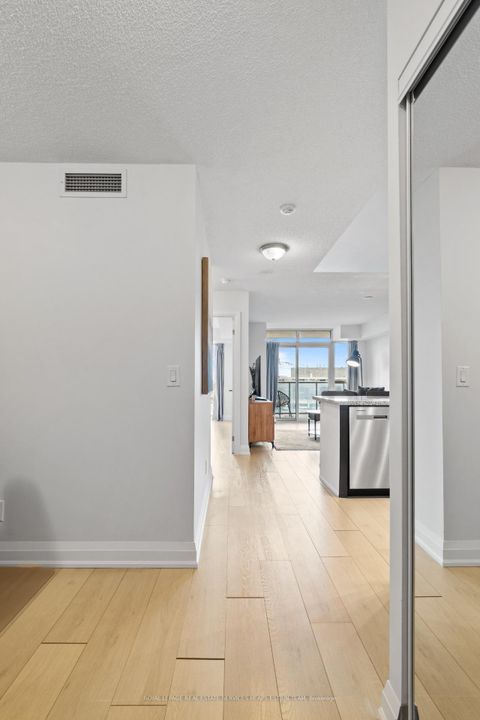 Photo 1 at 606 - 3 Michael Power Place, City Centre West, Toronto