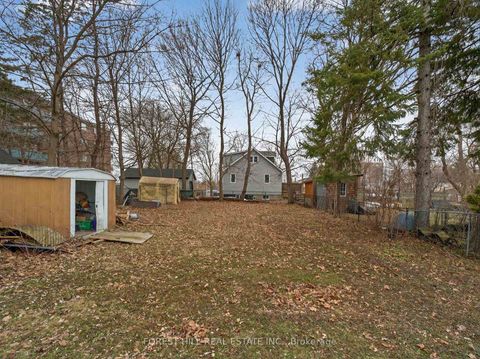 Photo 10 at 208 Essex Avenue, Harding, Richmond Hill