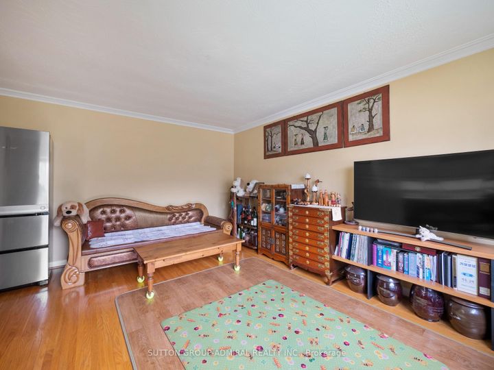 Photo 5 at 45 Northwood Drive, Newtonbrook East, Toronto