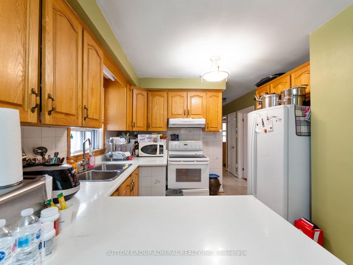 Photo 9 at 45 Northwood Drive, Newtonbrook East, Toronto