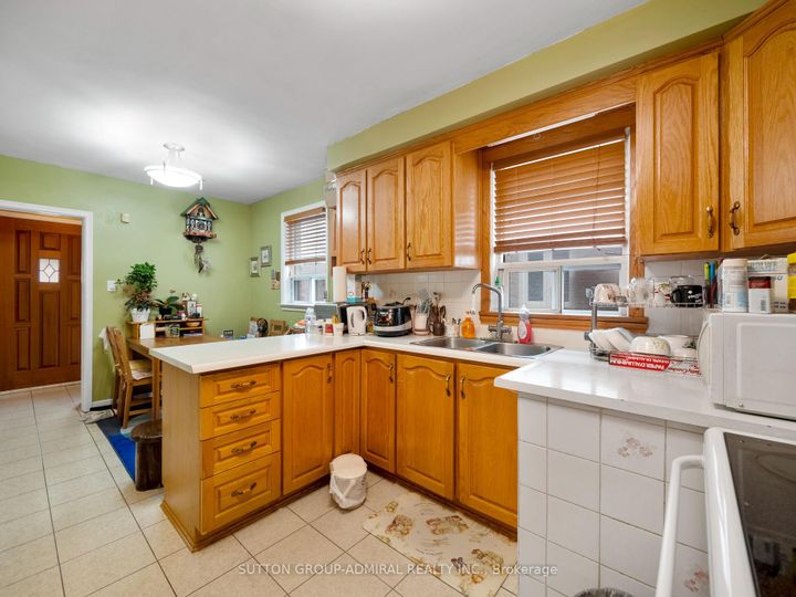Photo 10 at 45 Northwood Drive, Newtonbrook East, Toronto