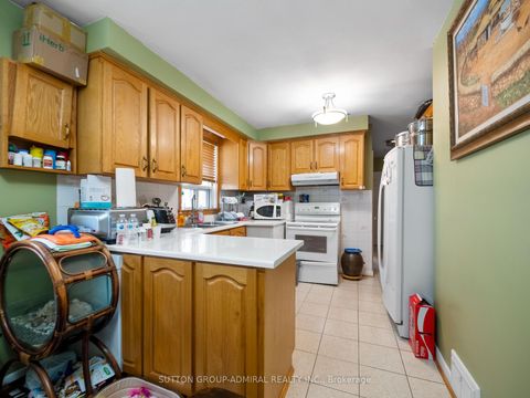 Photo 8 at 45 Northwood Drive, Newtonbrook East, Toronto