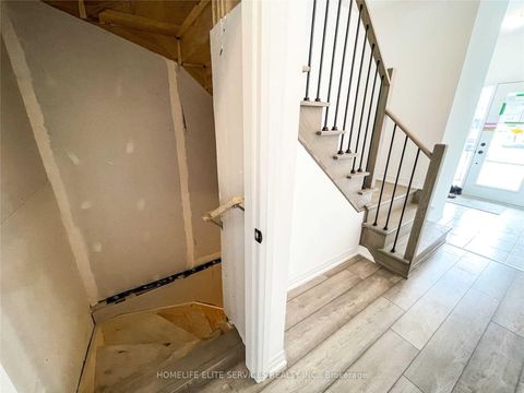 Photo 2 at 58 Fairlane Avenue, Painswick South, Barrie