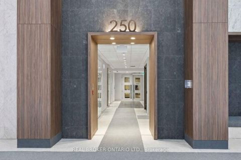 Photo 3 at 636 - 250 Wellington Street W, Waterfront Communities C1, Toronto
