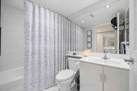 Photo 7 at 636 - 250 Wellington Street W, Waterfront Communities C1, Toronto