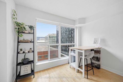 Photo 18 at 636 - 250 Wellington Street W, Waterfront Communities C1, Toronto