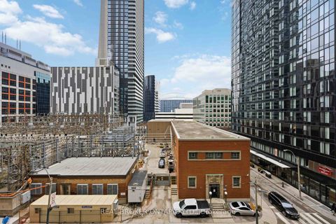 Photo 22 at 636 - 250 Wellington Street W, Waterfront Communities C1, Toronto