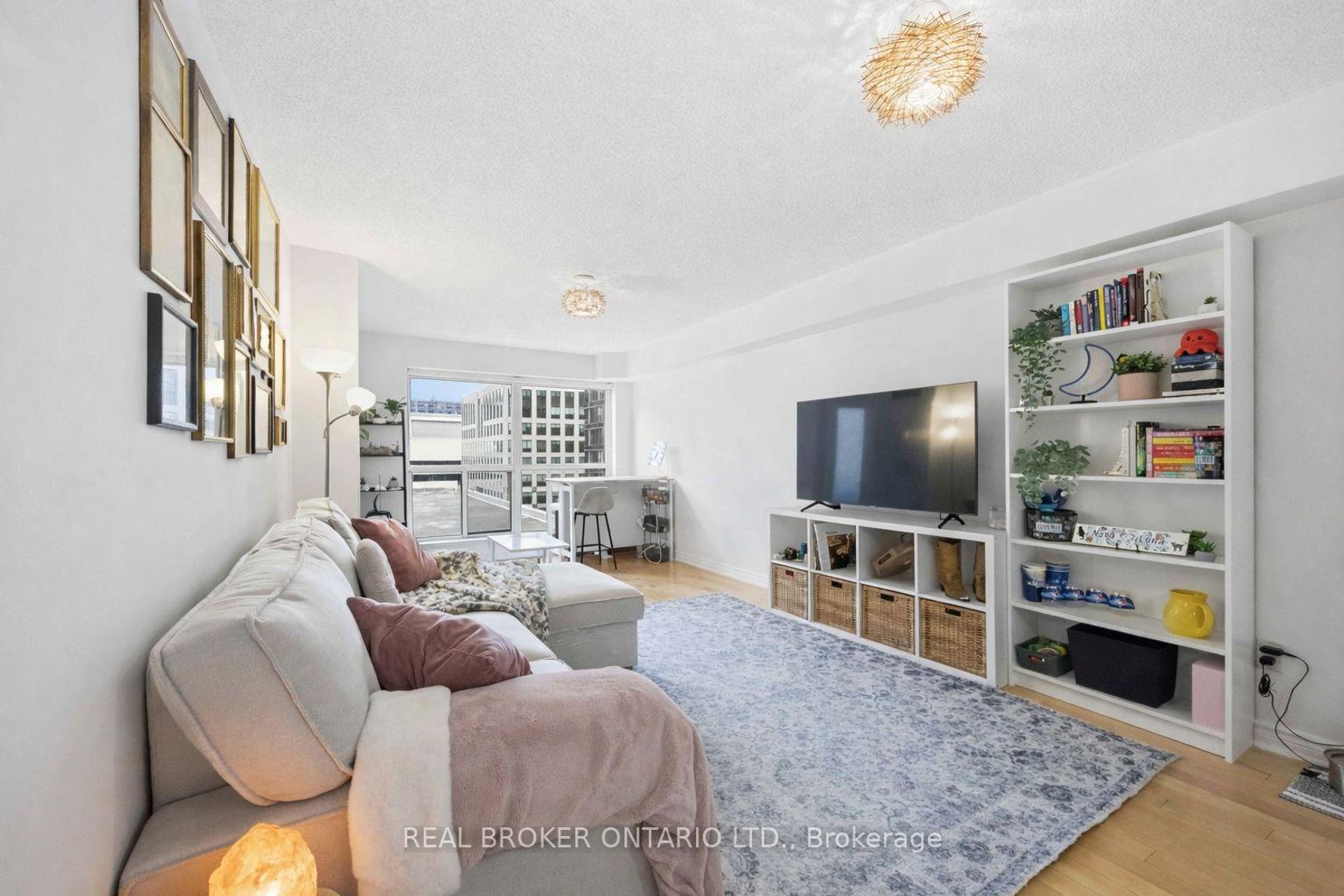 636 - 250 Wellington Street W, Waterfront Communities C1, Toronto photo number 2