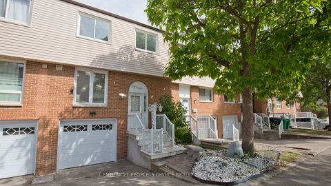 Photo 1 at 54 - 3525 Brandon Gate, Malton, Mississauga