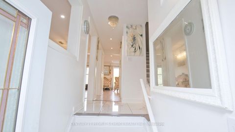 Photo 2 at 54 - 3525 Brandon Gate, Malton, Mississauga