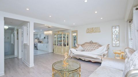 Photo 8 at 54 - 3525 Brandon Gate, Malton, Mississauga