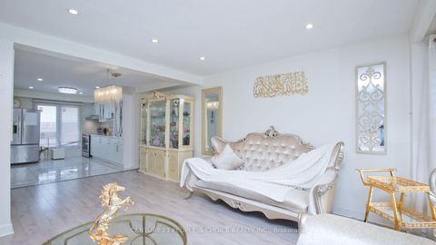 Photo 9 at 54 - 3525 Brandon Gate, Malton, Mississauga