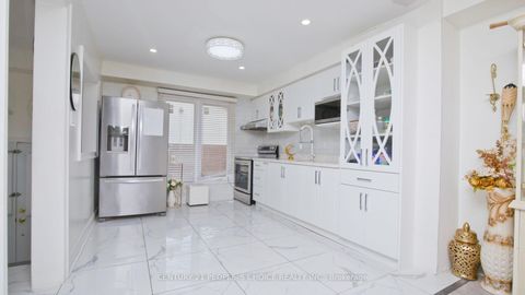 Photo 13 at 54 - 3525 Brandon Gate, Malton, Mississauga