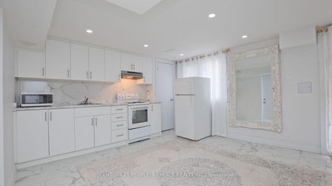 Photo 39 at 54 - 3525 Brandon Gate, Malton, Mississauga