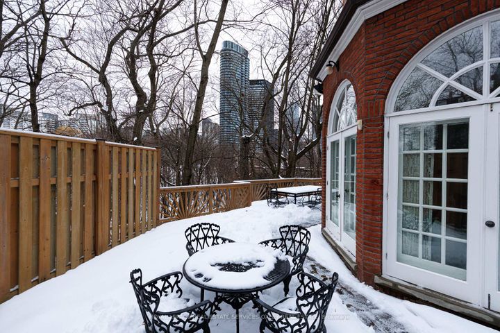 Photo 32 at 5 Castle Frank Crescent, Moore Park, Toronto