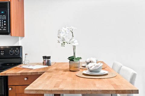 Photo 7 at 341 - 1005 King Street W, Niagara, Toronto