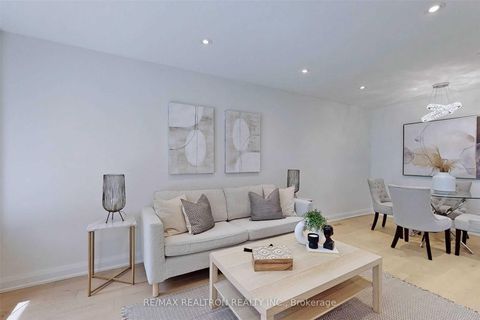 Photo 4 at 219 Beechy Drive, Crosby, Richmond Hill