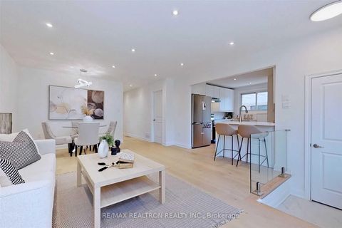 Photo 5 at 219 Beechy Drive, Crosby, Richmond Hill