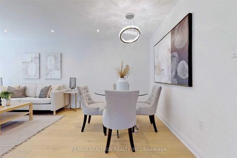 Photo 7 at 219 Beechy Drive, Crosby, Richmond Hill