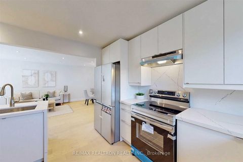 Photo 12 at 219 Beechy Drive, Crosby, Richmond Hill