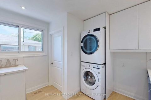 Photo 13 at 219 Beechy Drive, Crosby, Richmond Hill