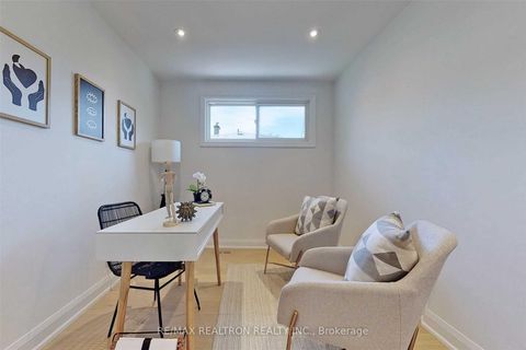 Photo 15 at 219 Beechy Drive, Crosby, Richmond Hill