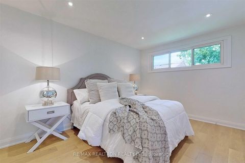 Photo 17 at 219 Beechy Drive, Crosby, Richmond Hill