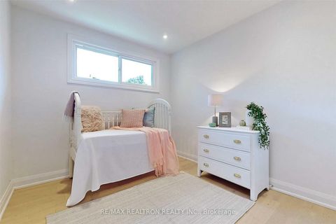 Photo 21 at 219 Beechy Drive, Crosby, Richmond Hill