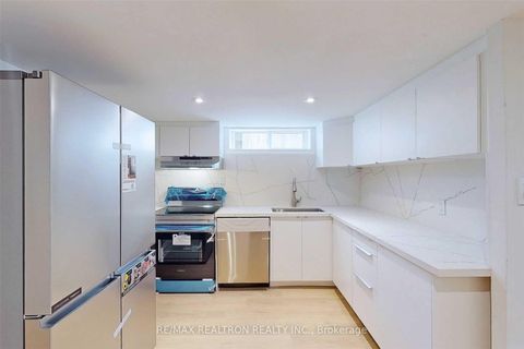 Photo 25 at 219 Beechy Drive, Crosby, Richmond Hill