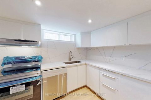 Photo 26 at 219 Beechy Drive, Crosby, Richmond Hill