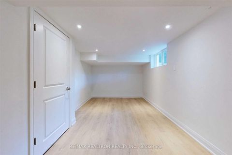 Photo 29 at 219 Beechy Drive, Crosby, Richmond Hill