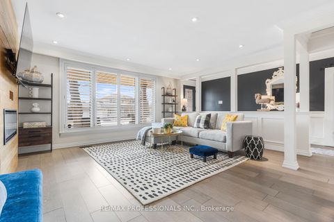 Photo 2 at 39 Norbert Crescent, West Deane, Toronto