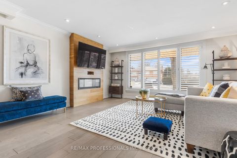 Photo 5 at 39 Norbert Crescent, West Deane, Toronto