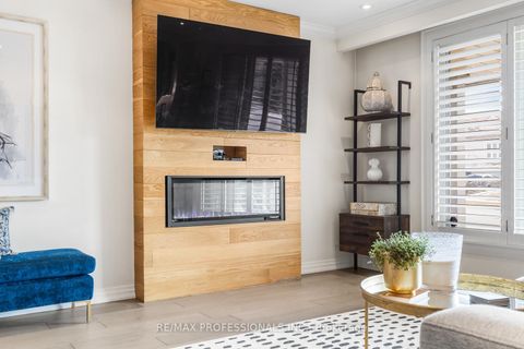 Photo 6 at 39 Norbert Crescent, West Deane, Toronto