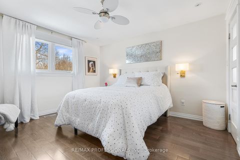 Photo 15 at 39 Norbert Crescent, West Deane, Toronto