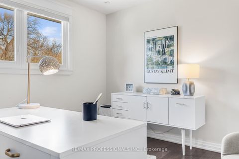 Photo 18 at 39 Norbert Crescent, West Deane, Toronto