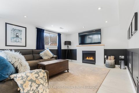 Photo 22 at 39 Norbert Crescent, West Deane, Toronto