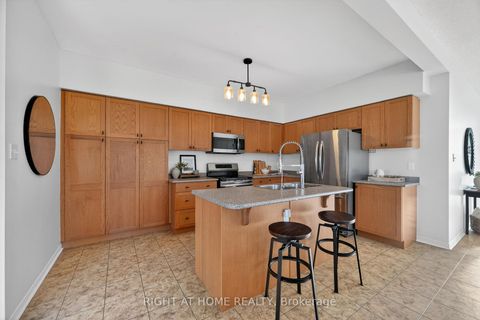 Photo 10 at 12 - 1070 Glenbourne Drive, Pinecrest, Oshawa