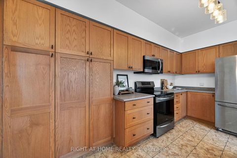 Photo 13 at 12 - 1070 Glenbourne Drive, Pinecrest, Oshawa